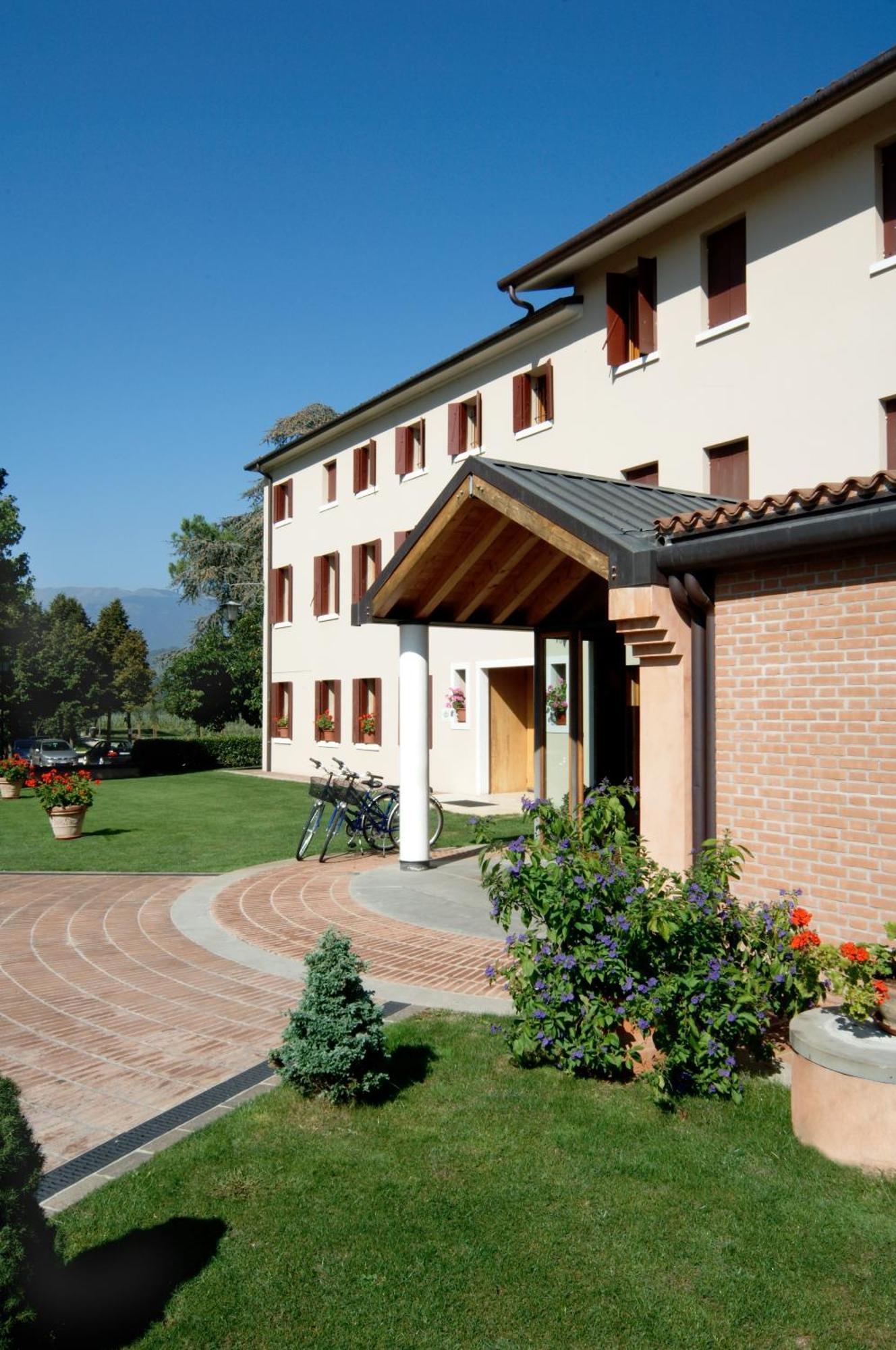 Hotel Del Parco Ristorante Loris ピエーヴェ・ディ・ソリーゴ エクステリア 写真